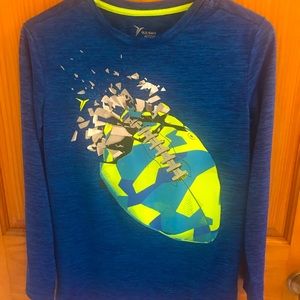 Boy’s Old Navy long sleeve Dri-fit t-shirt.